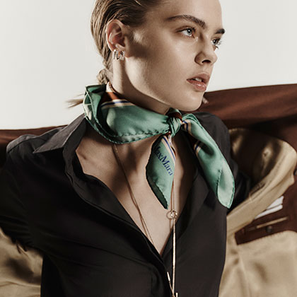 Olimpia: Iconic Double-breasted Jacket in Pure Camel Hair